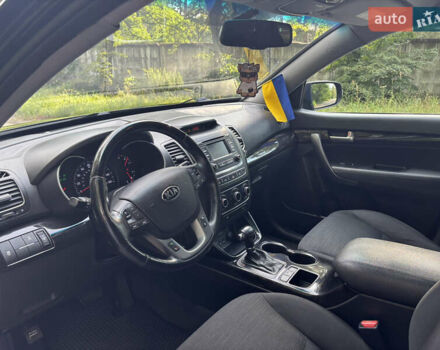 Черный Киа Соренто, объемом двигателя 2.36 л и пробегом 270 тыс. км за 13000 $, фото 14 на Automoto.ua