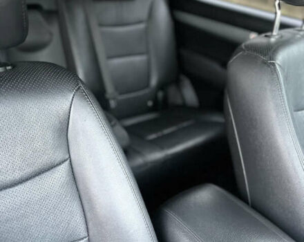 Черный Киа Соренто, объемом двигателя 2.2 л и пробегом 245 тыс. км за 16000 $, фото 13 на Automoto.ua