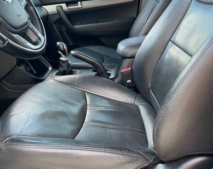 Черный Киа Соренто, объемом двигателя 2 л и пробегом 211 тыс. км за 16700 $, фото 10 на Automoto.ua