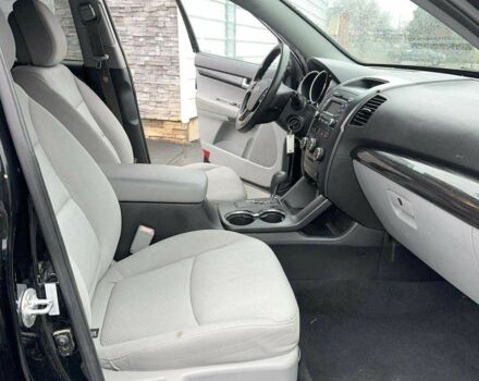 Черный Киа Соренто, объемом двигателя 2 л и пробегом 120 тыс. км за 10300 $, фото 6 на Automoto.ua