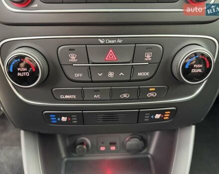 Чорний Кіа Соренто, об'ємом двигуна 2.2 л та пробігом 114 тис. км за 20200 $, фото 26 на Automoto.ua