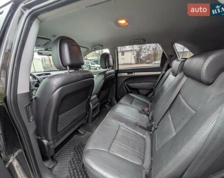 Чорний Кіа Соренто, об'ємом двигуна 2.2 л та пробігом 212 тис. км за 18500 $, фото 7 на Automoto.ua