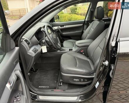 Чорний Кіа Соренто, об'ємом двигуна 2.2 л та пробігом 114 тис. км за 20200 $, фото 13 на Automoto.ua