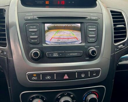 Черный Киа Соренто, объемом двигателя 2.4 л и пробегом 265 тыс. км за 12000 $, фото 7 на Automoto.ua