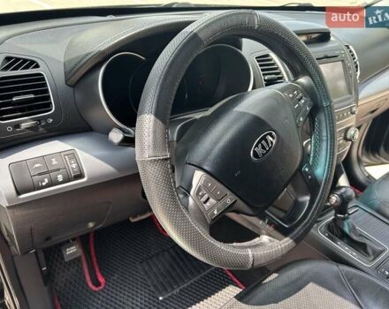 Черный Киа Соренто, объемом двигателя 2.2 л и пробегом 318 тыс. км за 15800 $, фото 10 на Automoto.ua