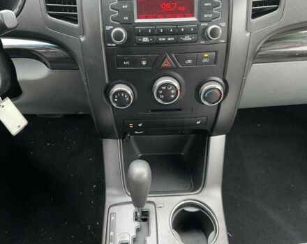 Черный Киа Соренто, объемом двигателя 2 л и пробегом 120 тыс. км за 10300 $, фото 5 на Automoto.ua