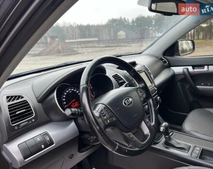 Чорний Кіа Соренто, об'ємом двигуна 2.2 л та пробігом 234 тис. км за 17300 $, фото 46 на Automoto.ua