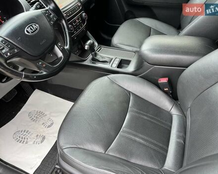 Чорний Кіа Соренто, об'ємом двигуна 2.2 л та пробігом 234 тис. км за 17300 $, фото 43 на Automoto.ua