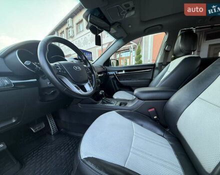 Чорний Кіа Соренто, об'ємом двигуна 2.2 л та пробігом 233 тис. км за 17400 $, фото 39 на Automoto.ua