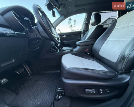 Чорний Кіа Соренто, об'ємом двигуна 2.2 л та пробігом 233 тис. км за 17400 $, фото 34 на Automoto.ua