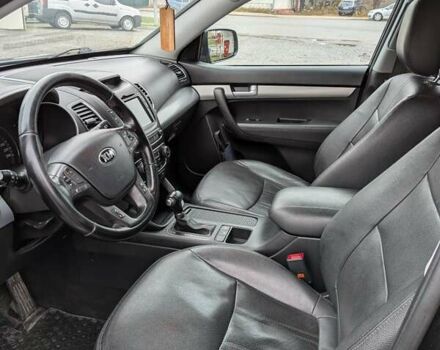 Чорний Кіа Соренто, об'ємом двигуна 2.2 л та пробігом 212 тис. км за 18500 $, фото 6 на Automoto.ua