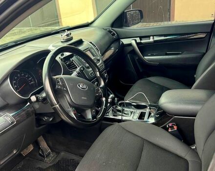 Черный Киа Соренто, объемом двигателя 2.4 л и пробегом 265 тыс. км за 12000 $, фото 9 на Automoto.ua