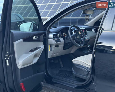 Черный Киа Соренто, объемом двигателя 2.36 л и пробегом 187 тыс. км за 12250 $, фото 70 на Automoto.ua