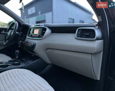 Черный Киа Соренто, объемом двигателя 2.36 л и пробегом 187 тыс. км за 12250 $, фото 101 на Automoto.ua