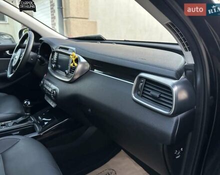 Черный Киа Соренто, объемом двигателя 2.2 л и пробегом 120 тыс. км за 20444 $, фото 190 на Automoto.ua
