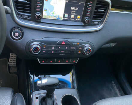 Черный Киа Соренто, объемом двигателя 2 л и пробегом 133 тыс. км за 17300 $, фото 8 на Automoto.ua