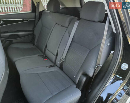 Черный Киа Соренто, объемом двигателя 2.36 л и пробегом 163 тыс. км за 13800 $, фото 4 на Automoto.ua