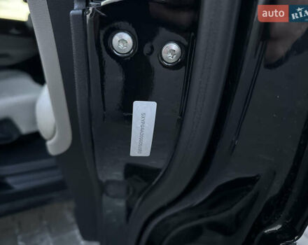 Черный Киа Соренто, объемом двигателя 2.36 л и пробегом 187 тыс. км за 12250 $, фото 96 на Automoto.ua