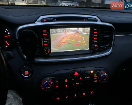 Чорний Кіа Соренто, об'ємом двигуна 2 л та пробігом 170 тис. км за 15500 $, фото 16 на Automoto.ua