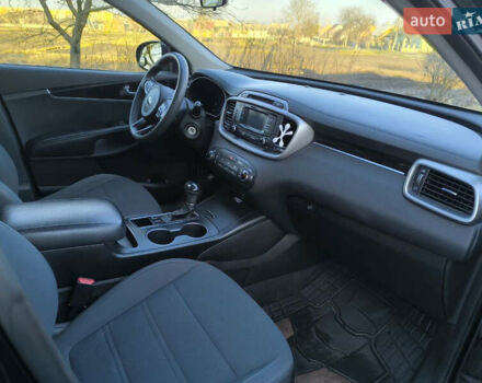 Черный Киа Соренто, объемом двигателя 2.36 л и пробегом 163 тыс. км за 13800 $, фото 9 на Automoto.ua