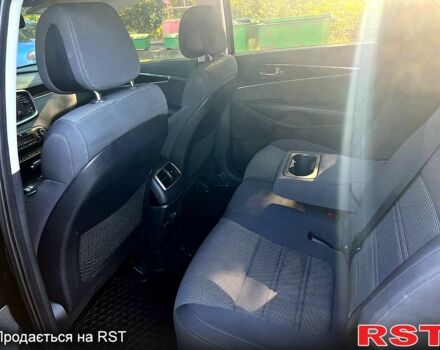 Черный Киа Соренто, объемом двигателя 2.2 л и пробегом 200 тыс. км за 24199 $, фото 10 на Automoto.ua