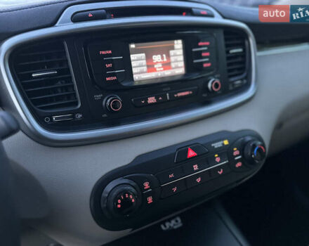 Черный Киа Соренто, объемом двигателя 2.36 л и пробегом 187 тыс. км за 12250 $, фото 63 на Automoto.ua