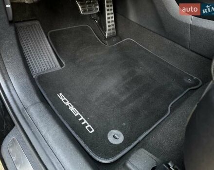 Черный Киа Соренто, объемом двигателя 2.2 л и пробегом 120 тыс. км за 20444 $, фото 97 на Automoto.ua