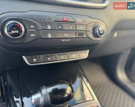 Черный Киа Соренто, объемом двигателя 2.2 л и пробегом 228 тыс. км за 23950 $, фото 47 на Automoto.ua