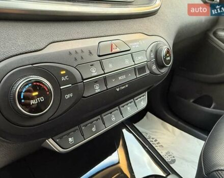 Чорний Кіа Соренто, об'ємом двигуна 2.2 л та пробігом 248 тис. км за 21500 $, фото 65 на Automoto.ua