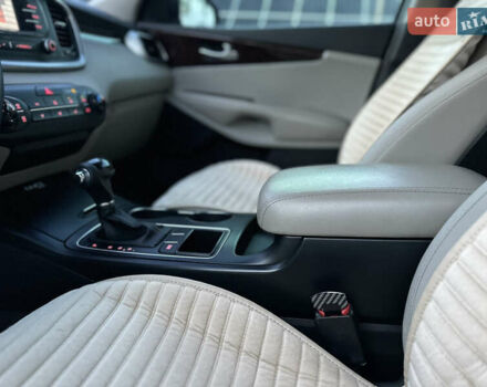 Черный Киа Соренто, объемом двигателя 2.36 л и пробегом 187 тыс. км за 12250 $, фото 58 на Automoto.ua