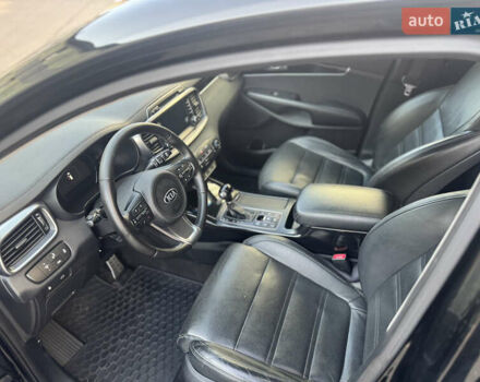 Черный Киа Соренто, объемом двигателя 2.2 л и пробегом 228 тыс. км за 23950 $, фото 39 на Automoto.ua