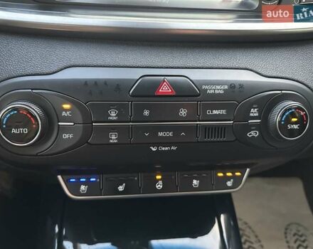 Черный Киа Соренто, объемом двигателя 2.2 л и пробегом 120 тыс. км за 20444 $, фото 127 на Automoto.ua