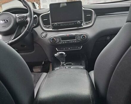 Черный Киа Соренто, объемом двигателя 2.2 л и пробегом 267 тыс. км за 19300 $, фото 9 на Automoto.ua