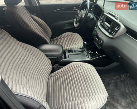 Чорний Кіа Соренто, об'ємом двигуна 2.2 л та пробігом 204 тис. км за 22199 $, фото 16 на Automoto.ua