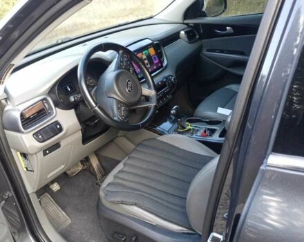 Черный Киа Соренто, объемом двигателя 2 л и пробегом 130 тыс. км за 16300 $, фото 4 на Automoto.ua