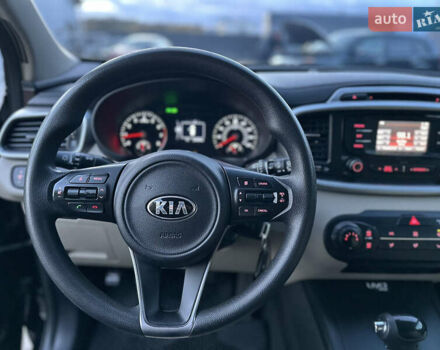 Черный Киа Соренто, объемом двигателя 2.36 л и пробегом 187 тыс. км за 12250 $, фото 62 на Automoto.ua