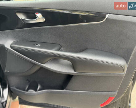 Черный Киа Соренто, объемом двигателя 2.2 л и пробегом 193 тыс. км за 22000 $, фото 33 на Automoto.ua