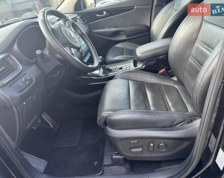 Чорний Кіа Соренто, об'ємом двигуна 2.2 л та пробігом 187 тис. км за 22500 $, фото 16 на Automoto.ua