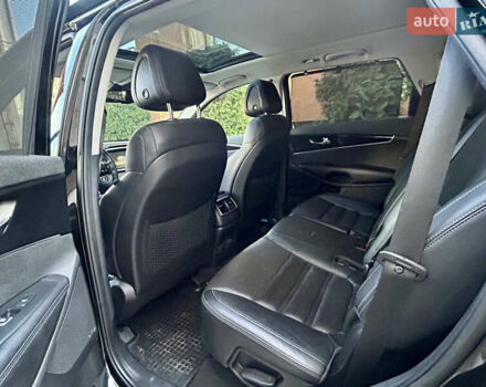 Черный Киа Соренто, объемом двигателя 2.2 л и пробегом 137 тыс. км за 22800 $, фото 5 на Automoto.ua