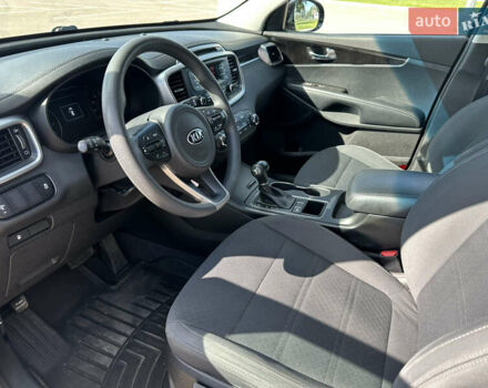 Черный Киа Соренто, объемом двигателя 2.36 л и пробегом 130 тыс. км за 15100 $, фото 6 на Automoto.ua
