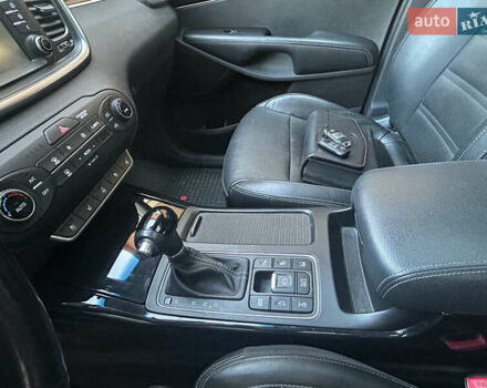 Черный Киа Соренто, объемом двигателя 2.2 л и пробегом 137 тыс. км за 22800 $, фото 4 на Automoto.ua