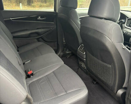 Черный Киа Соренто, объемом двигателя 2.4 л и пробегом 262 тыс. км за 11200 $, фото 16 на Automoto.ua