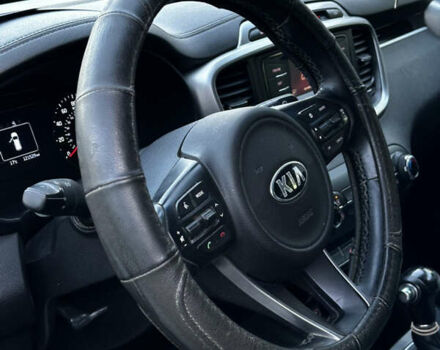 Черный Киа Соренто, объемом двигателя 2.36 л и пробегом 193 тыс. км за 14700 $, фото 7 на Automoto.ua