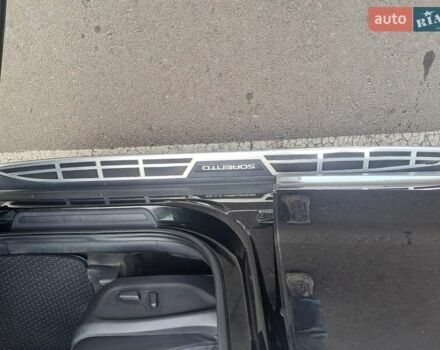 Черный Киа Соренто, объемом двигателя 2.2 л и пробегом 110 тыс. км за 25000 $, фото 5 на Automoto.ua