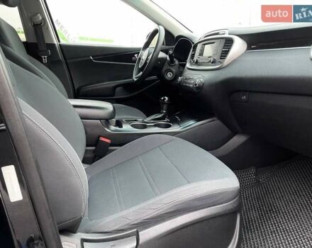 Черный Киа Соренто, объемом двигателя 2.35 л и пробегом 188 тыс. км за 12700 $, фото 7 на Automoto.ua