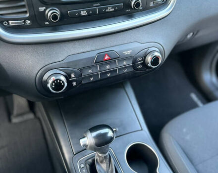 Черный Киа Соренто, объемом двигателя 3.3 л и пробегом 50 тыс. км за 17300 $, фото 13 на Automoto.ua