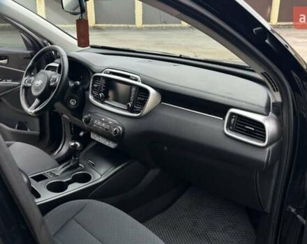 Черный Киа Соренто, объемом двигателя 2.36 л и пробегом 166 тыс. км за 13800 $, фото 12 на Automoto.ua