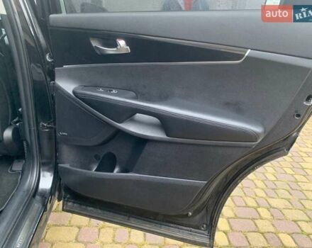 Черный Киа Соренто, объемом двигателя 2.2 л и пробегом 204 тыс. км за 20000 $, фото 6 на Automoto.ua