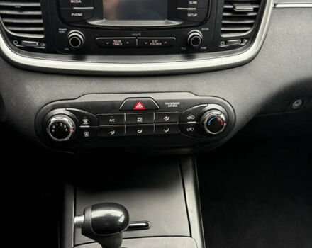 Черный Киа Соренто, объемом двигателя 2.4 л и пробегом 262 тыс. км за 11200 $, фото 18 на Automoto.ua