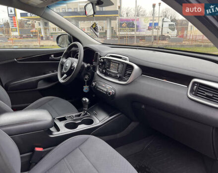 Черный Киа Соренто, объемом двигателя 2.4 л и пробегом 119 тыс. км за 16300 $, фото 6 на Automoto.ua